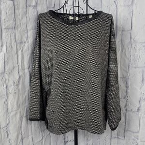 Max Studio Black‎ and White Women's Textured Knit Top Medium